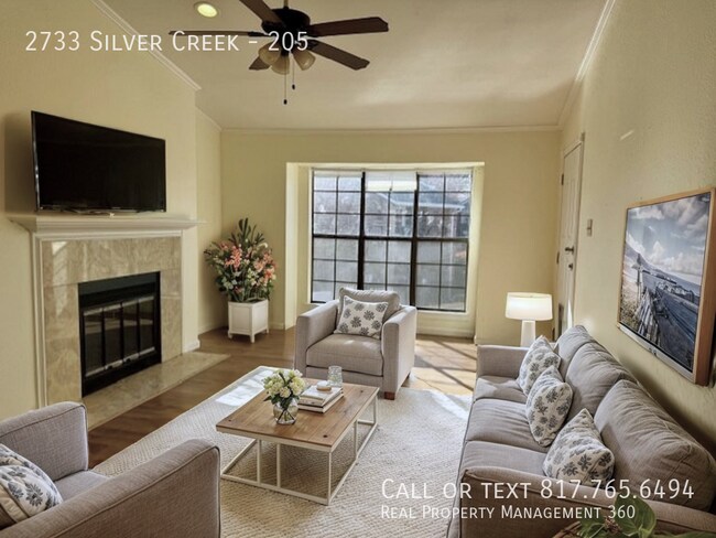 Foto del edificio - 2733 Silver Creek Dr