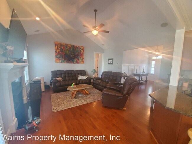 Foto del edificio - 4 br, 3 bath House - 2409 Thorngrove Court