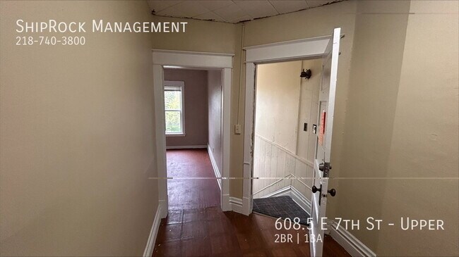 Foto del edificio - 608.5 E 7th St