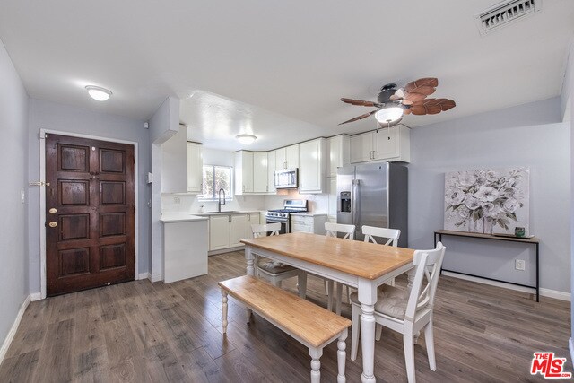 Foto del edificio - 741 E Nutwood St