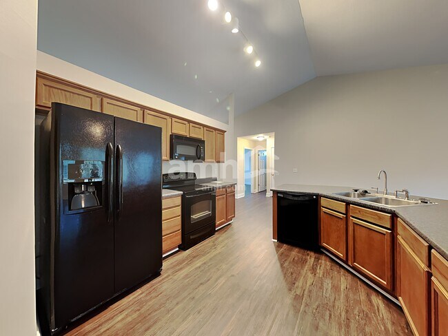 Foto del edificio - 230 Barberry Ln