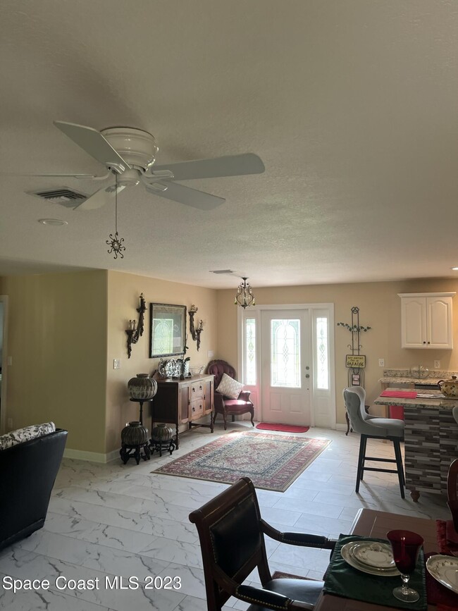 Building Photo - 2526 Sellers Ln