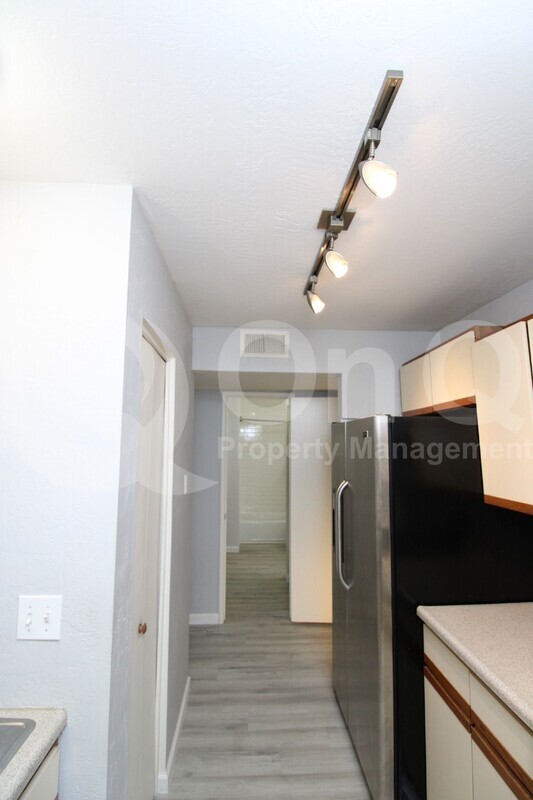 Foto del edificio - 1126 W ELLIOT Rd