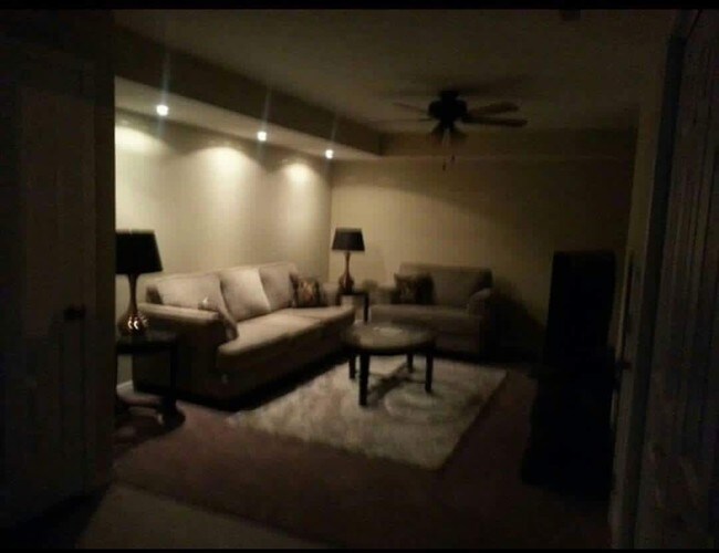 Foto del edificio - 1717 Locust Ave