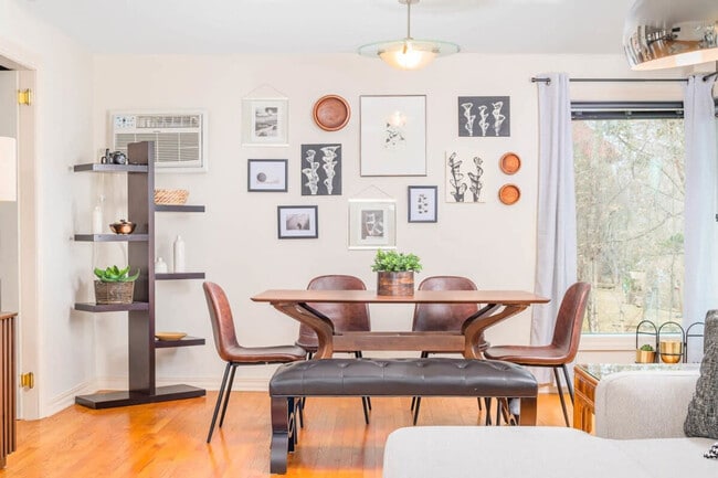 Building Photo - 1500 Palisades Dr