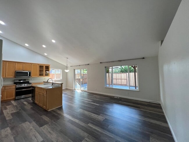 Building Photo - 5980 Kistler Ln