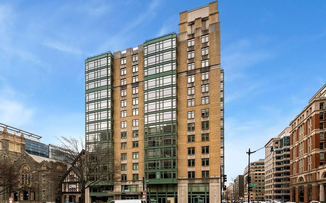 Primary Photo - Bright & Spacious 2 Bed 2 Bath High-Rise C...