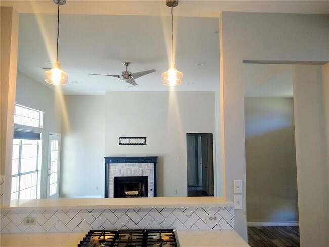 Foto del edificio - 5310 Glen Vista Dr