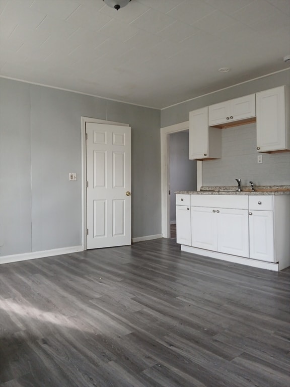 Building Photo - 137 5th St