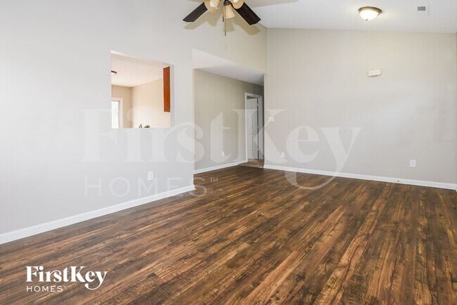 Foto del edificio - 5223 Possum Trot Ln