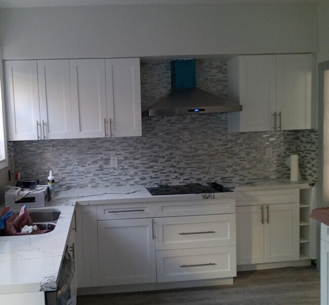 Foto del edificio - 3093 N Bay Rd