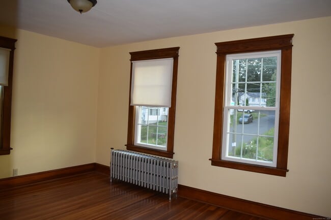 Building Photo - 158 Martone St