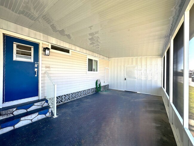 Building Photo - 16004 Tangelo Way