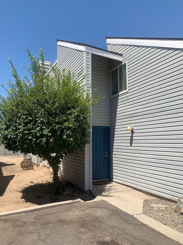 Foto principal - Lovey Townhome In Clovis!