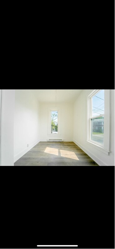 Foto del edificio - 118-120 Badger Ave