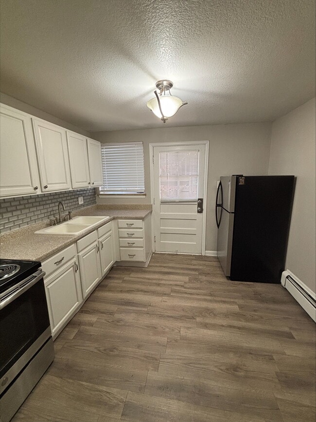 Building Photo - Elms Apartments