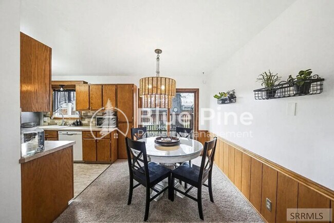 Foto del edificio - 407 Valley Dr