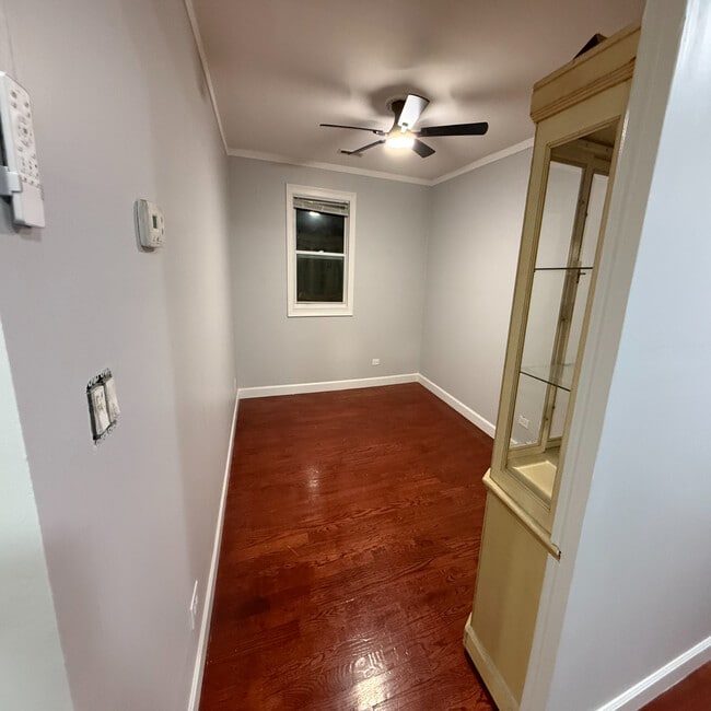 Foto del edificio - 5351 N Kimball Ave