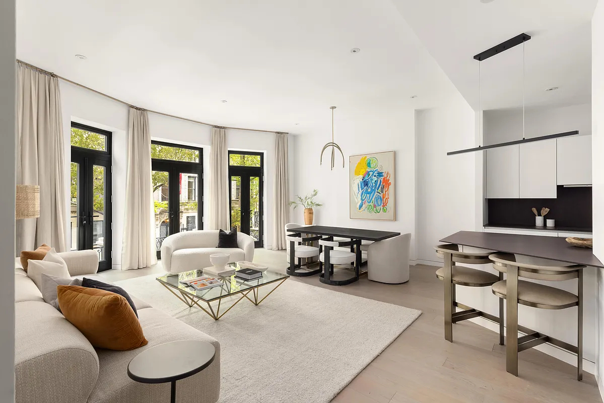 Foto principal - 324 W 108th St