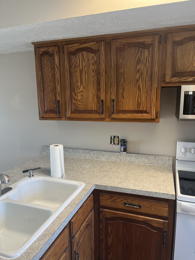 Building Photo - 1871 N Lakeman Dr