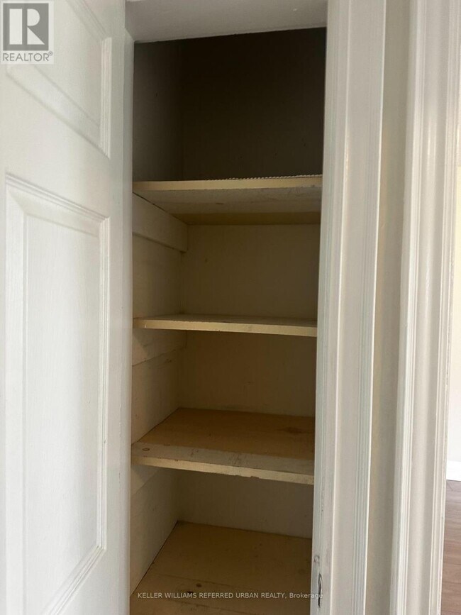 Photo du bâtiment - 202 Cedarvale Ave