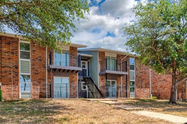 Foto del edificio - 8009 W Elizabeth Ln