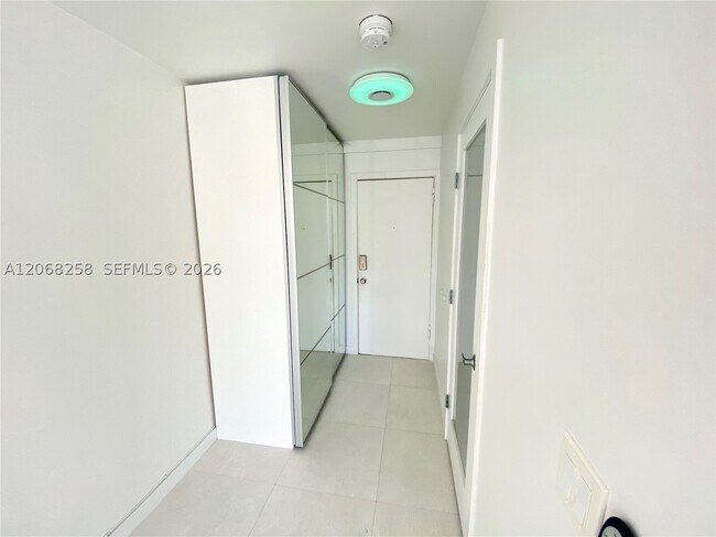 Foto del edificio - 6484 Indian Creek Dr