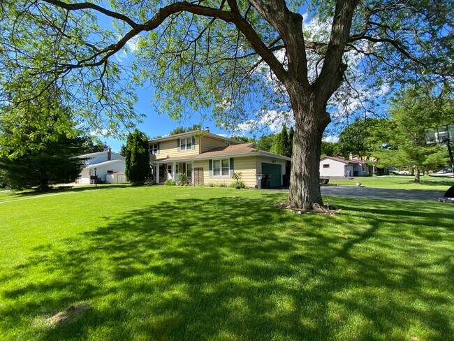 Foto del edificio - 3BD Townhome in Hartridge