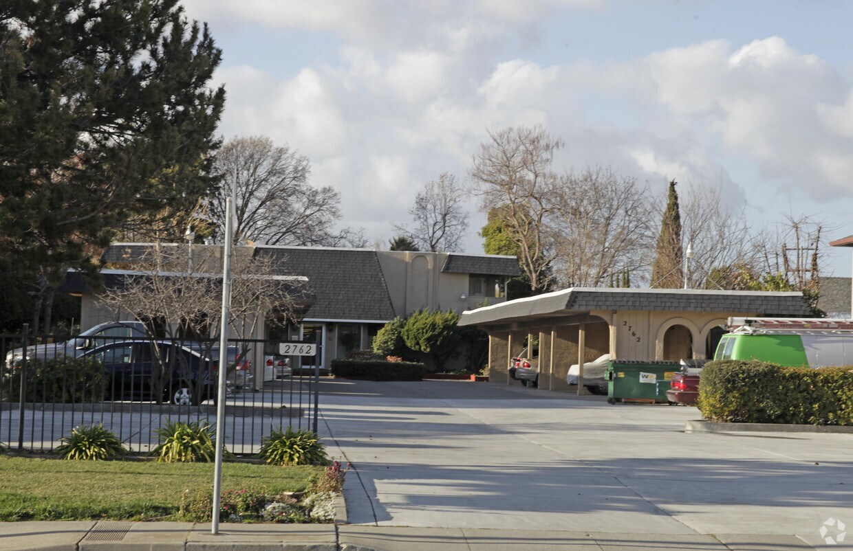 Foto principal - 2762 Grove Way