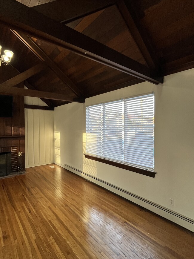 Building Photo - 260 N Enola Dr