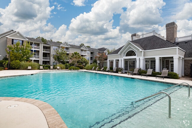Building Photo - Rice Creek