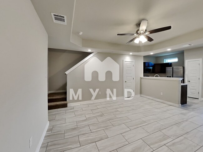Building Photo - 8426 Via Verona Unit 103
