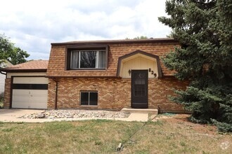 Building Photo - 829 Tyler St