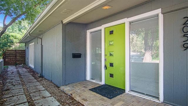 Foto del edificio - 2059 Dorothy Ln