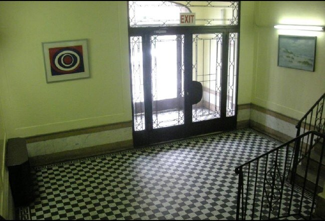 Foto del edificio - 87-21 87th St