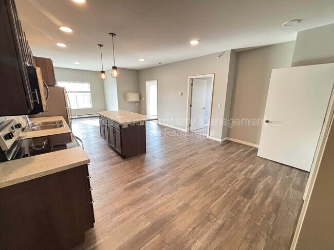 Foto del edificio - 600 8th St S