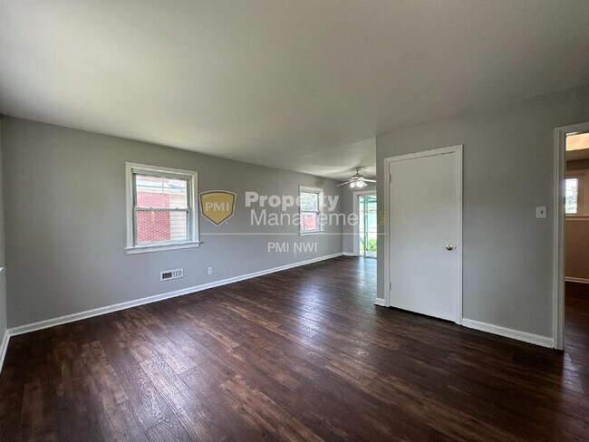 Building Photo - 7040 Ridgeland Ave
