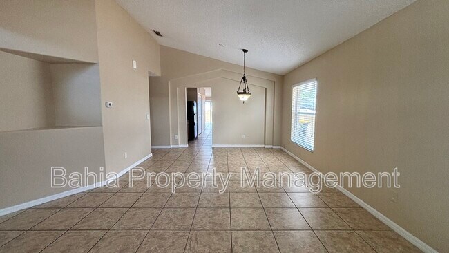Foto del edificio - 252 Bramley Ct