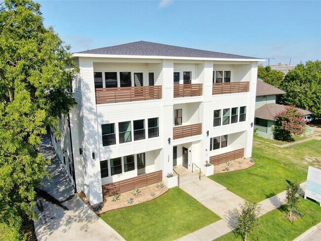 Building Photo - 1322 Lipscomb St