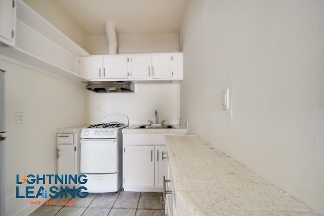 Building Photo - 5231 Monte Vista St