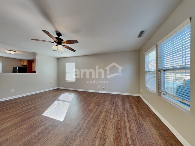 Foto del edificio - 15709 Lakepoint Forest Dr