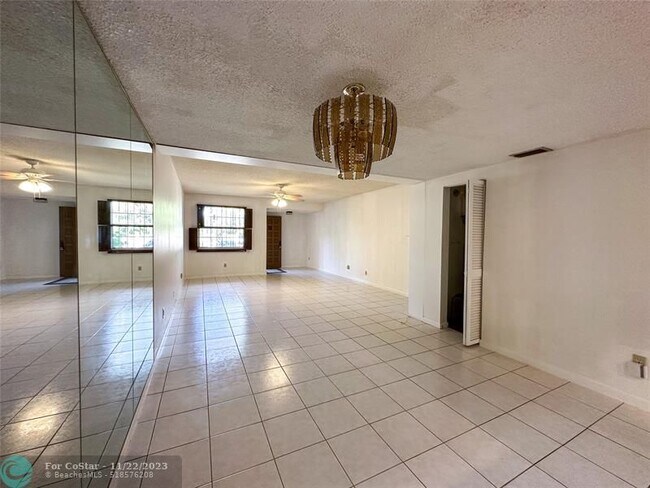Building Photo - 1317 N 15th Ave