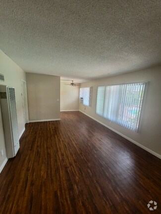 Building Photo - 260 N Oak Ave