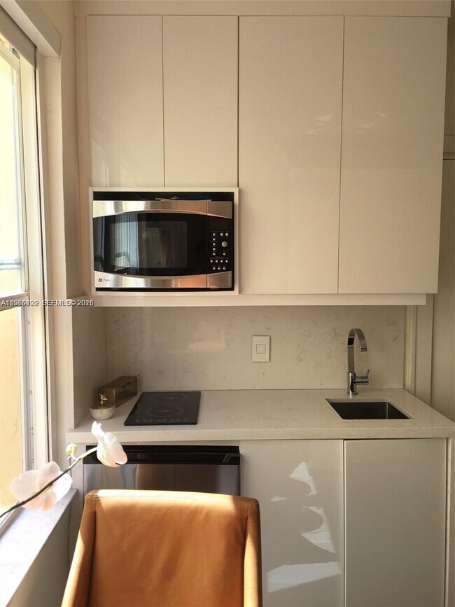 Foto del edificio - 119 Menores Ave