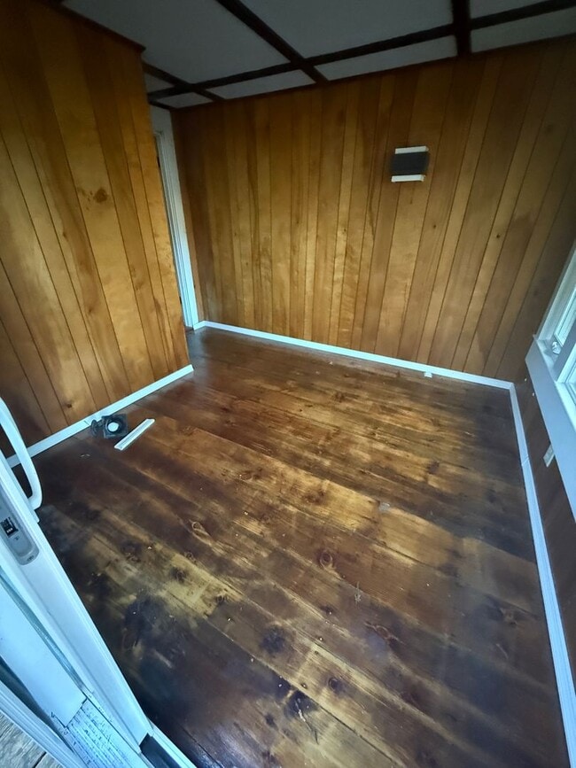 Building Photo - Newly renovated 2bed/1bath home in West Ya...