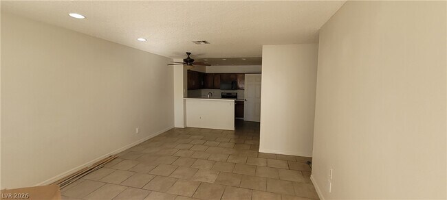 Foto del edificio - 2121 Chertsey Dr