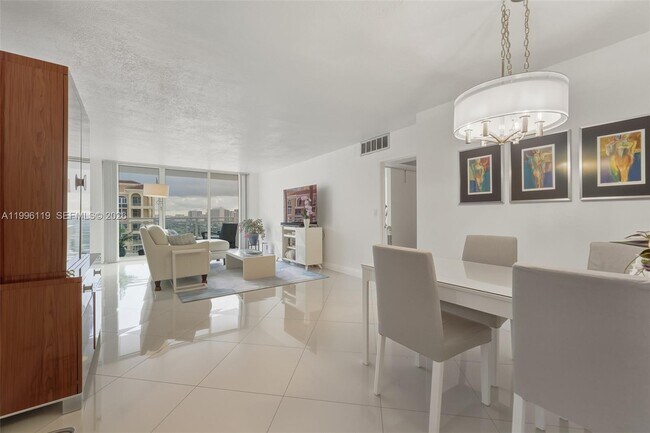 Foto del edificio - 2030 S Ocean Dr