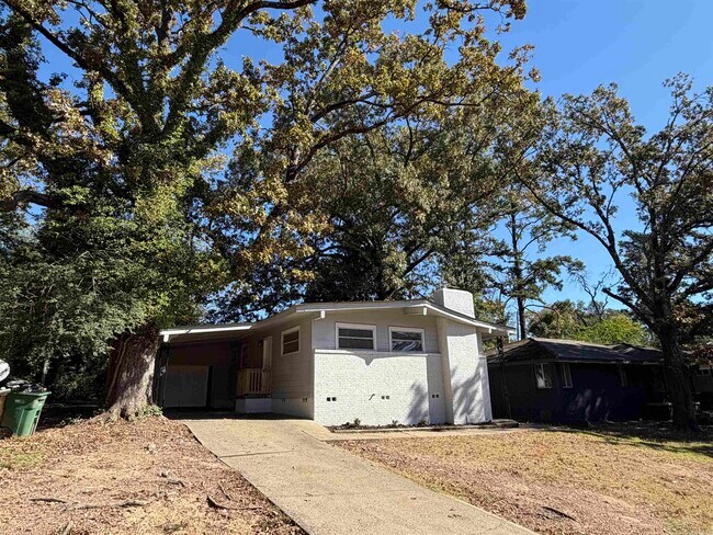 Foto del edificio - 34 Belmont Dr