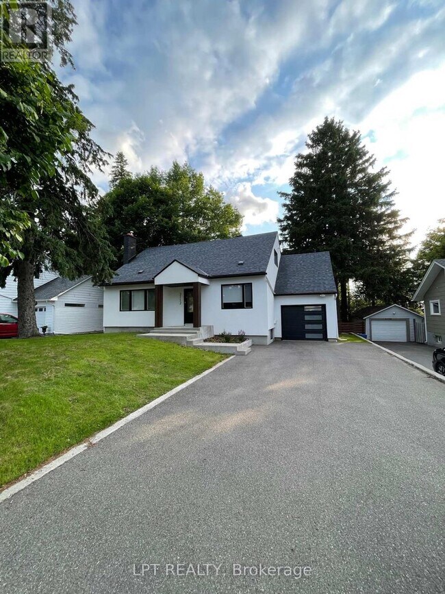 Photo du bâtiment - 2112 Alta Vista Dr