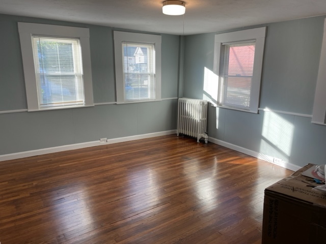 Building Photo - 562 Lincoln Ave
